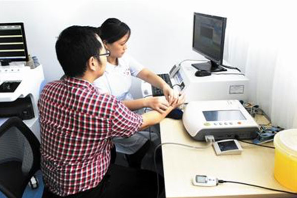 ����С�ݙz�y����^���Բ������е�����